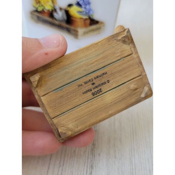 Hallmark Gardens grow happiness 2006 ornament Xmas spring bird - Picture 7 of 7